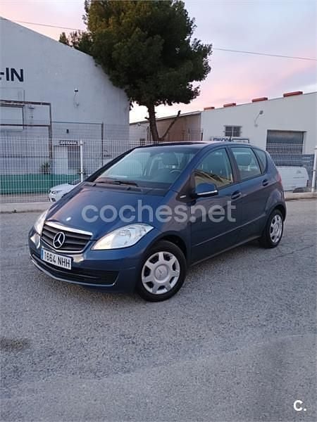 Usado Mercedes A150 95 CV (69 kW) 2009 Azul Monovolumen