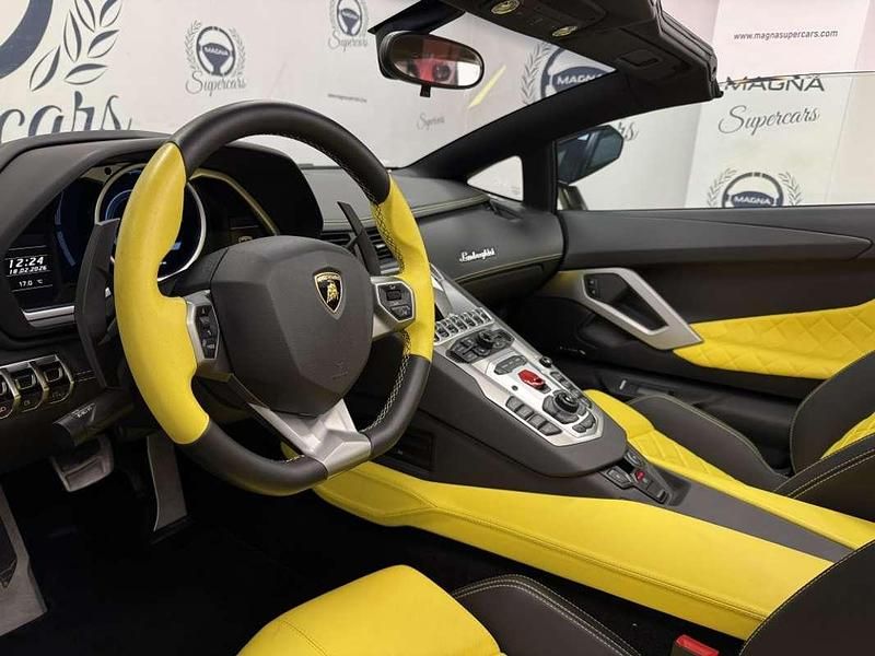 Usado Lamborghini Aventador 721 CV (530 kW) 2014 Amarillo Descapotable