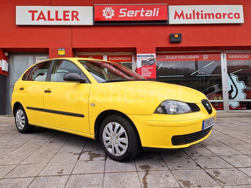 Amarillo Usado 2004 Seat Ibiza Fresh Berlina | 2600 € (Precio justo) - Imagen 1/4