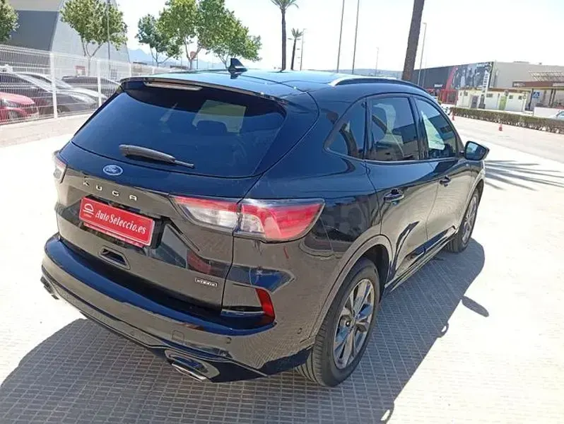 Usado Ford Kuga ST-Line 225 CV (165 kW) 2025 Negro SUV