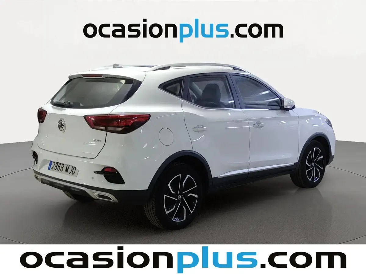 Usado MG ZS Luxury 111 CV (81 kW) 2023 Blanco SUV