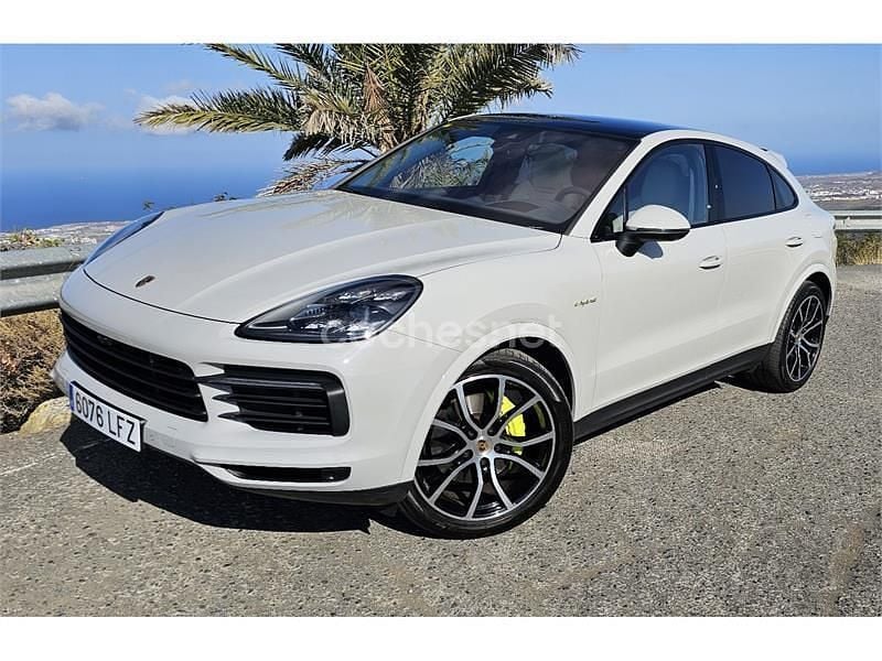 Usado Porsche Cayenne 462 CV (339 kW) 2020 Gris / plata SUV