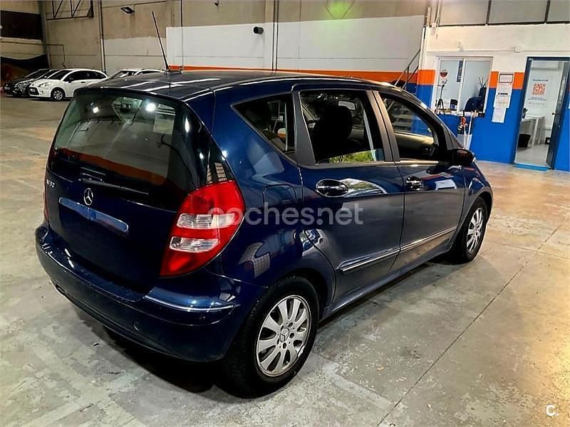 Usado Mercedes A150 Elegance 95 CV (69 kW) 2005 Azul Monovolumen