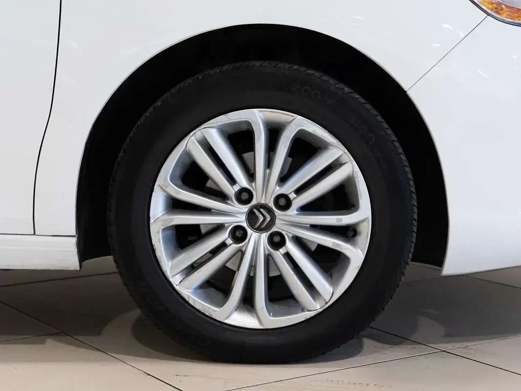 Usado Citroën C4 Live 99 CV (72 kW) 2016 Blanco Utilitario
