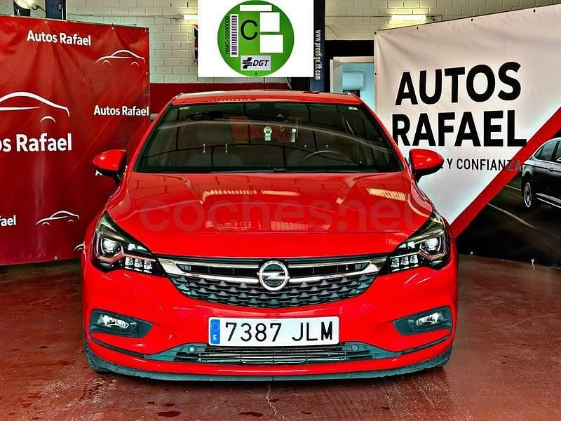 Usado Opel Astra Elegance 136 CV (100 kW) 2016 Rojo Berlina