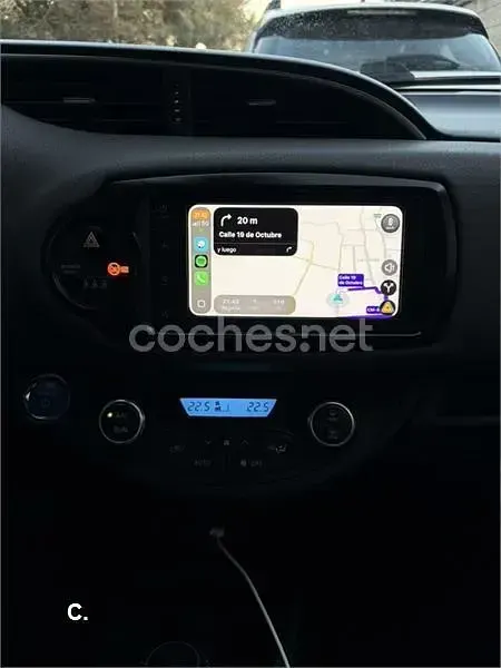Usado Toyota Yaris Hybrid 100 CV (73 kW) 2019 Blanco Berlina