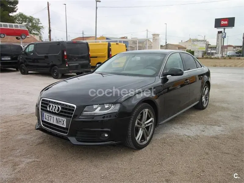 Usado Audi A4 Business 160 CV (117 kW) 2012 Negro Berlina
