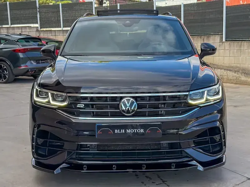 Usado VW Tiguan R 320 CV (235 kW) 2023 Negro SUV