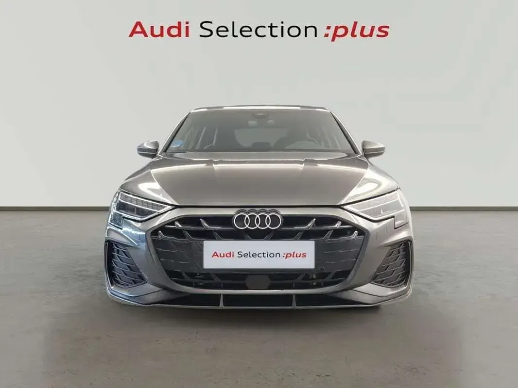 Usado Audi A3 S-Line 204 CV (150 kW) 2025 Gris Berlina