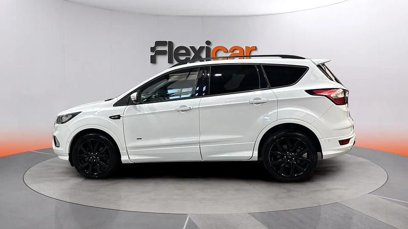 Usado Ford Kuga ST-Line 177 CV (130 kW) 2018 Blanco SUV