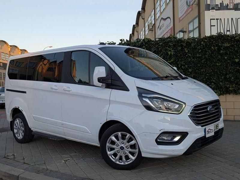 Usado Ford Tourneo Titanium 185 CV (136 kW) 2022 Blanco Monovolumen