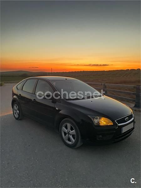 Negro Usado 2005 Ford Focus Sport Berlina | 3000 € (Precio justo) - Imagen 1/3