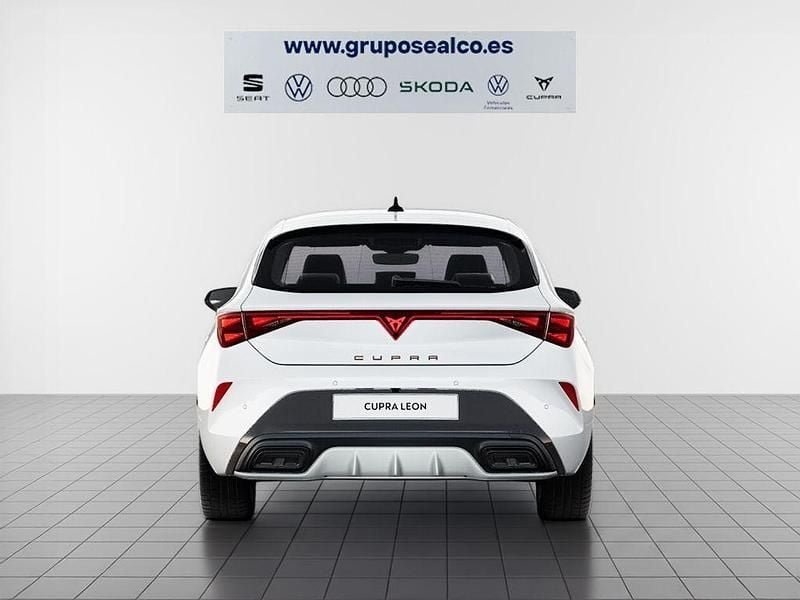 Usado Cupra Leon 150 CV (110 kW) 2025 Blanco Berlina