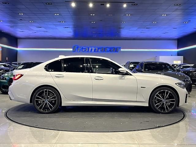 Usado BMW 320e M Sport 204 CV (150 kW) 2021 Blanco Berlina