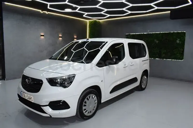 Usado Opel Combo Life Edition+ 102 CV (75 kW) 2021 Blanco Monovolumen
