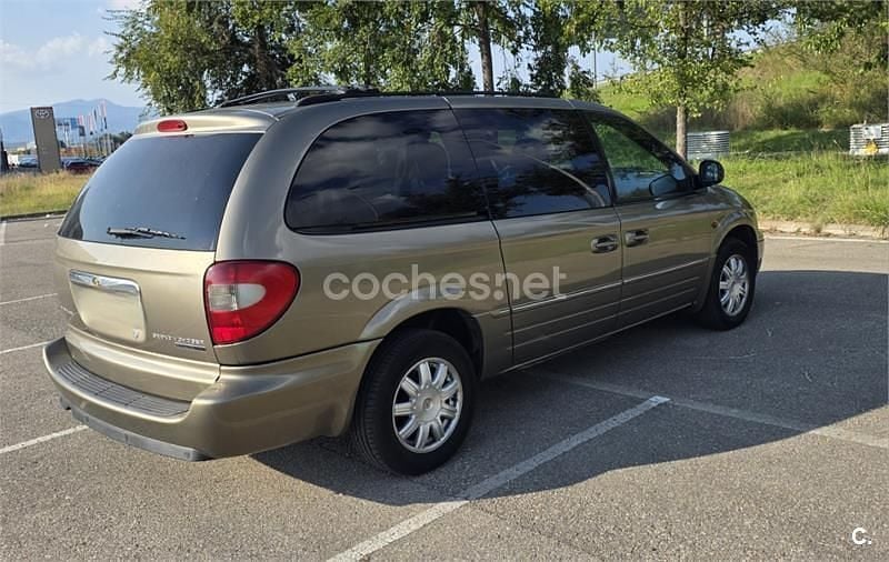 Usado Chrysler Grand Voyager Limited 150 CV (110 kW) 2006 Beige Monovolumen