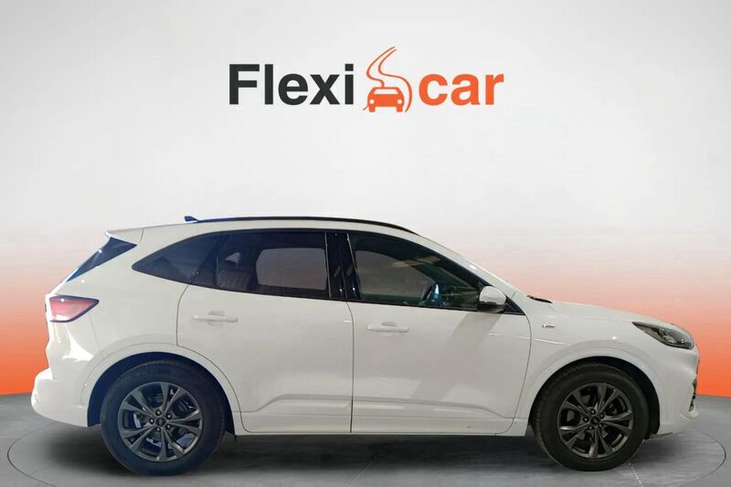 Usado Ford Kuga ST-Line 150 CV (110 kW) 2022 Blanco SUV