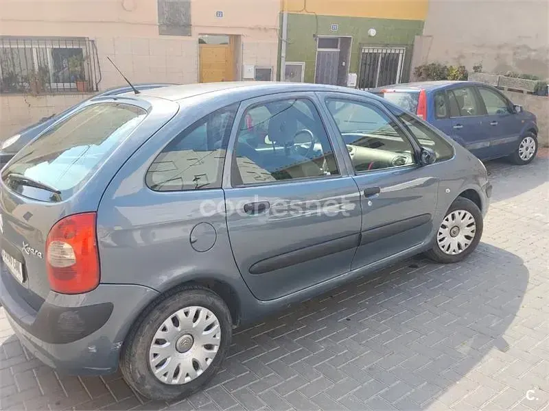 Usado Citroën Xsara Picasso 110 CV (80 kW) 2008 Gris / plata Monovolumen
