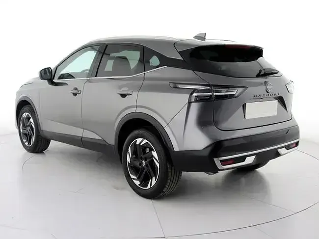 Usado Nissan Qashqai N-Connecta 140 CV (102 kW) 2025 Gris SUV