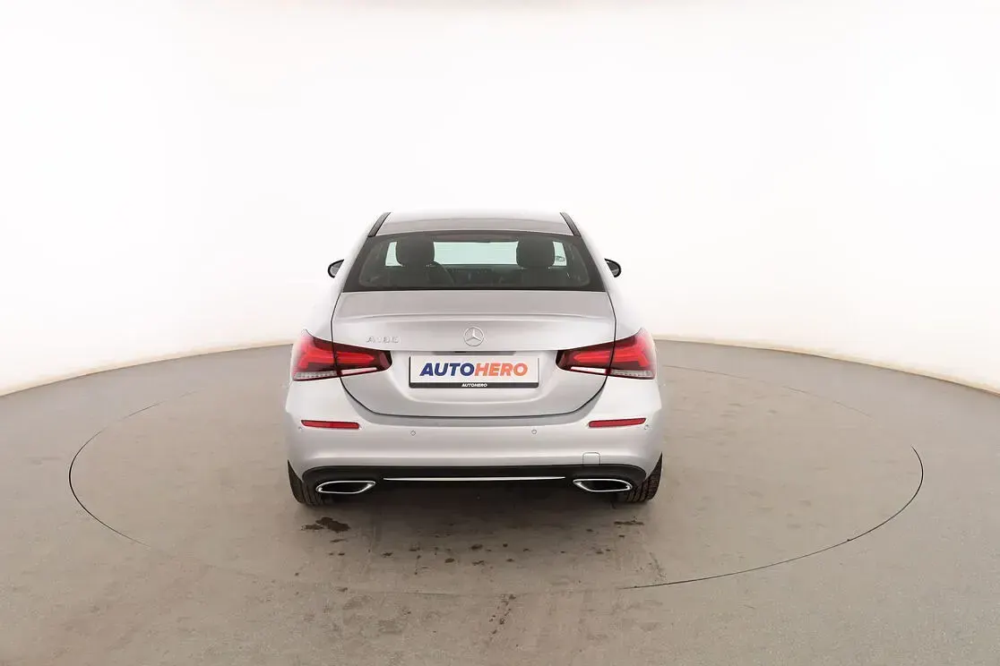 Usado Mercedes A180 Progressive 136 CV (100 kW) 2021 Plata Berlina