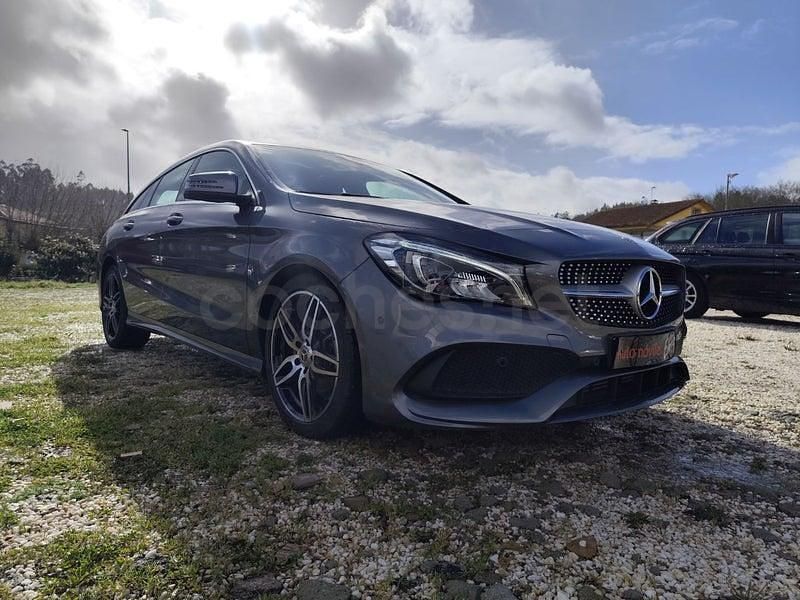Usado Mercedes CLA200 Shooting Brake 150 CV (110 kW) 2019 Gris / plata Familiar