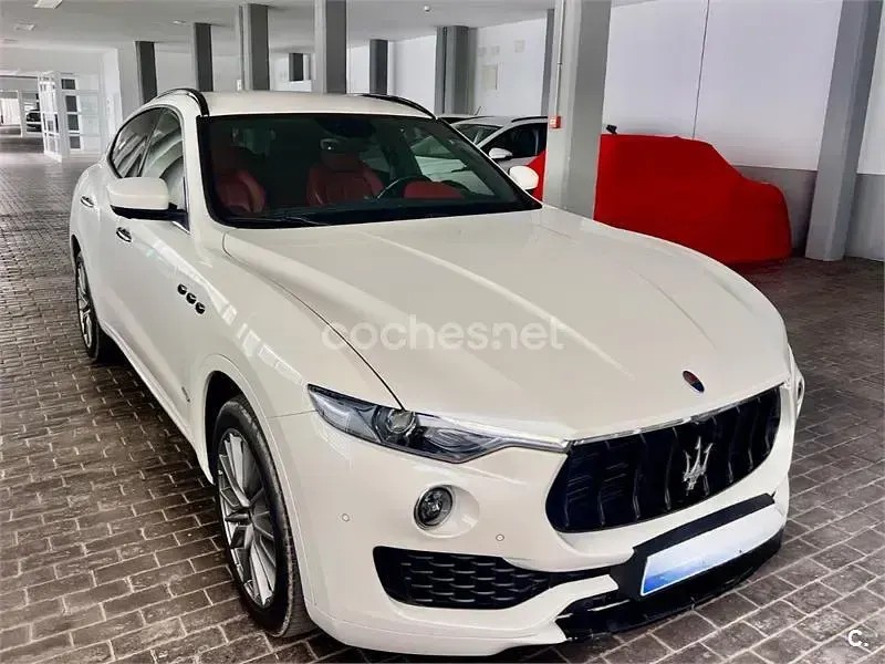 Usado Maserati Levante 275 CV (202 kW) 2018 Blanco SUV