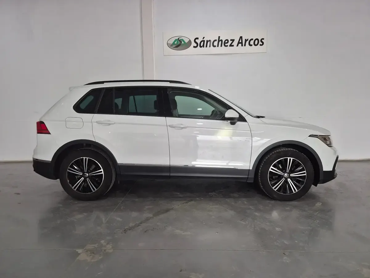 Usado VW Tiguan Life 150 CV (110 kW) 2022 Blanco SUV