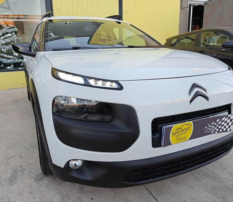 Usado Citroën C4 Cactus Shine 100 CV (73 kW) 2016 Blanco Utilitario