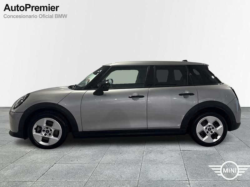 Usado Mini Cooper Essential 156 CV (114 kW) 2024 Plateado Utilitario