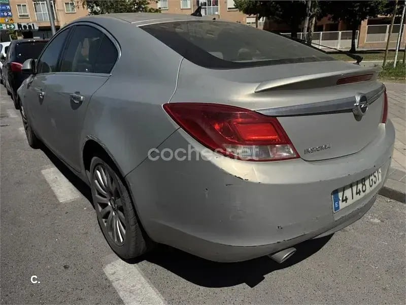 Usado Opel Insignia Edition 110 CV (80 kW) 2010 Beige Berlina