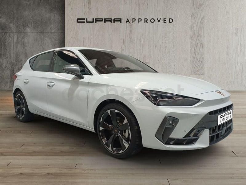 Usado Cupra Leon 150 CV (110 kW) 2025 Blanco Berlina