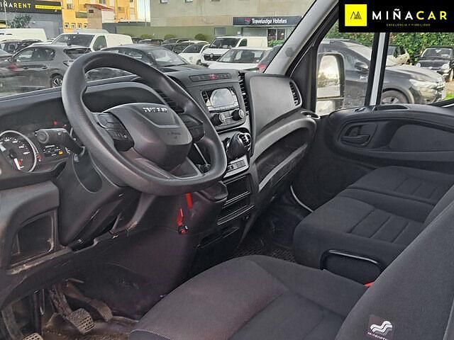 Usado Iveco Daily 156 CV (114 kW) 2023 Blanco Monovolumen