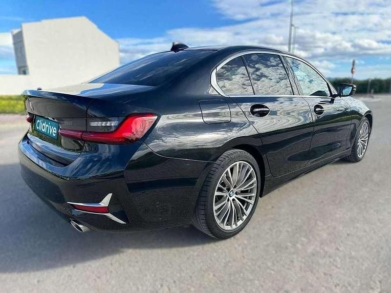 Usado BMW 318 143 HP (105 kW) 2020 Preto Sedan