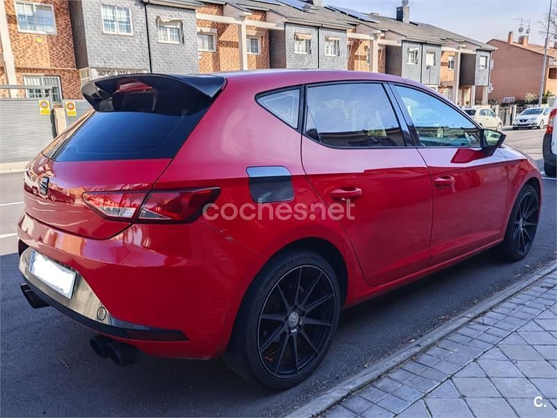 Usado Seat Leon Copa 105 CV (77 kW) 2013 Rojo Berlina