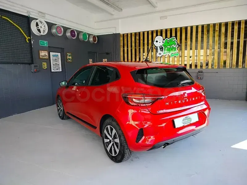 Usado Mitsubishi Colt Motion 90 CV (66 kW) 2024 Rojo Utilitario