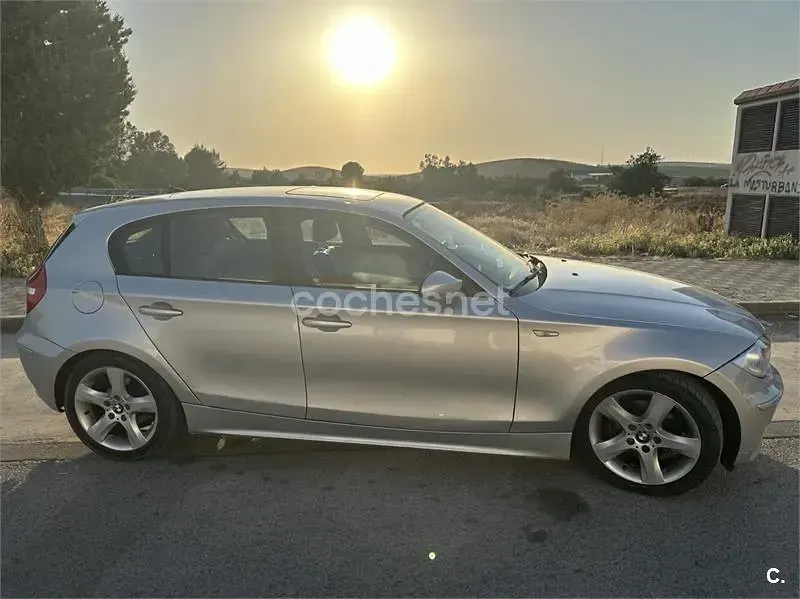 Usado BMW 118 122 CV (89 kW) 2006 Gris / plata Utilitario