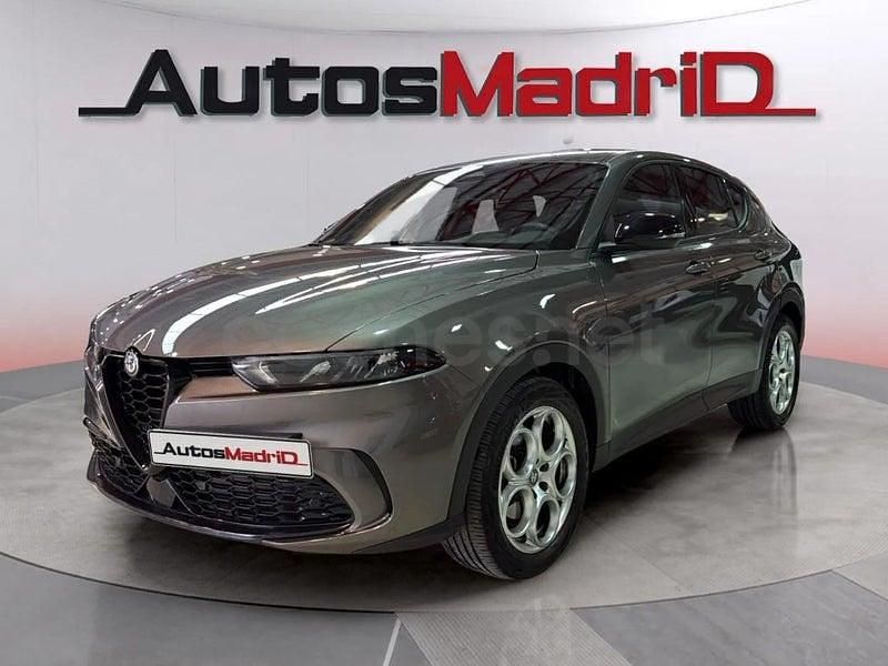 Usado Alfa Romeo Tonale Sprint 130 CV (95 kW) 2022 Gris / plata SUV