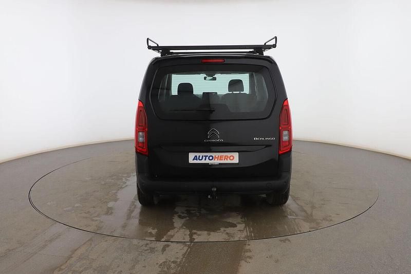 Usado Citroën Berlingo Feel 102 CV (75 kW) 2023 Negro Monovolumen