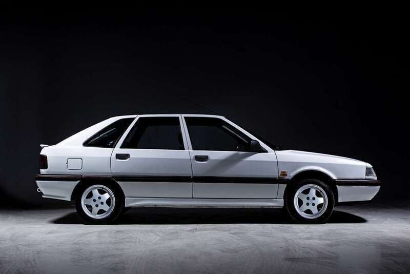 Usado Renault 21 140 CV (102 kW) 1992 Blanco Berlina