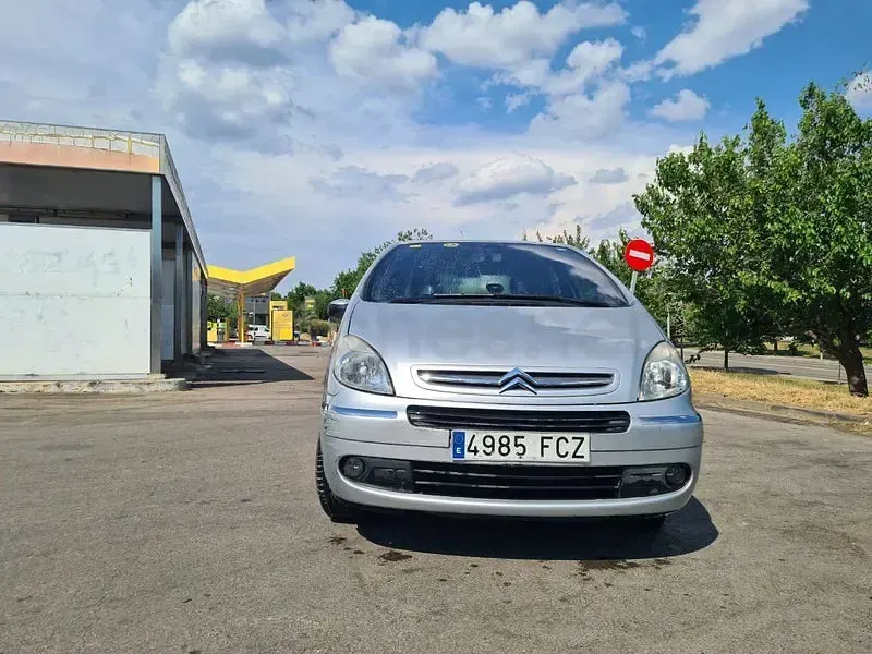 Usado Citroën Xsara Picasso Exclusive 110 CV (80 kW) 2007 Gris / plata Monovolumen