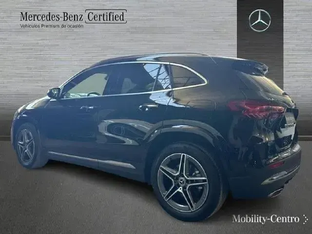 Usado Mercedes GLA250 218 CV (160 kW) 2025 Negro noche SUV