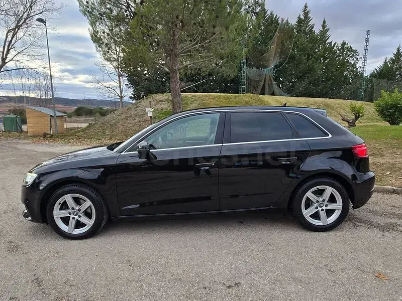 Usado Audi A3 Design 131 CV (96 kW) 2020 Negro Berlina