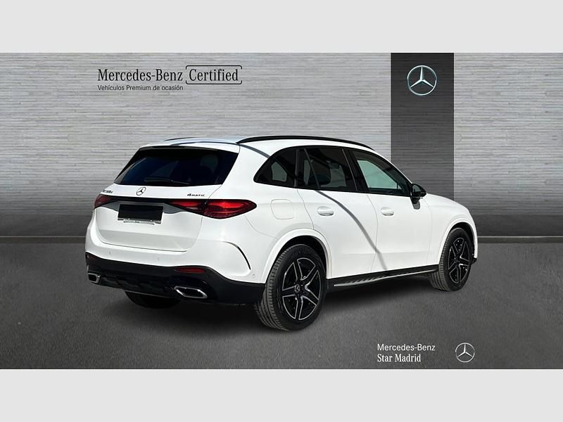 Usado Mercedes GLC220 AMG line 197 CV (144 kW) 2025 Blanco polar  pintura unicolor