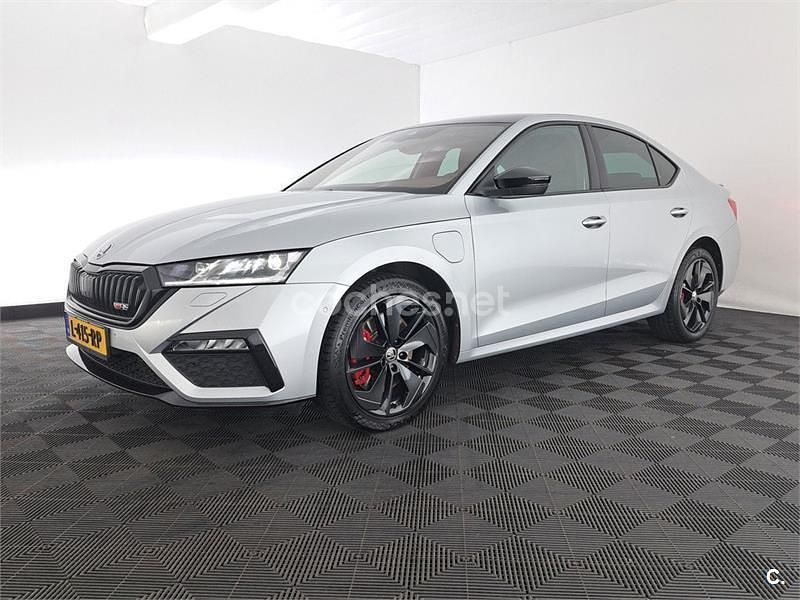 Usado Skoda Octavia RS 245 CV (180 kW) 2021 Gris / plata Berlina