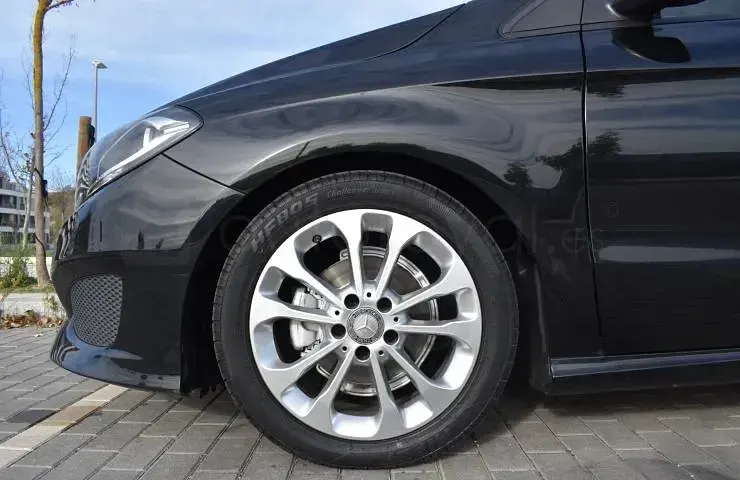 Usado Mercedes B180 Style 109 CV (80 kW) 2016 Blanco (cirro) Utilitario