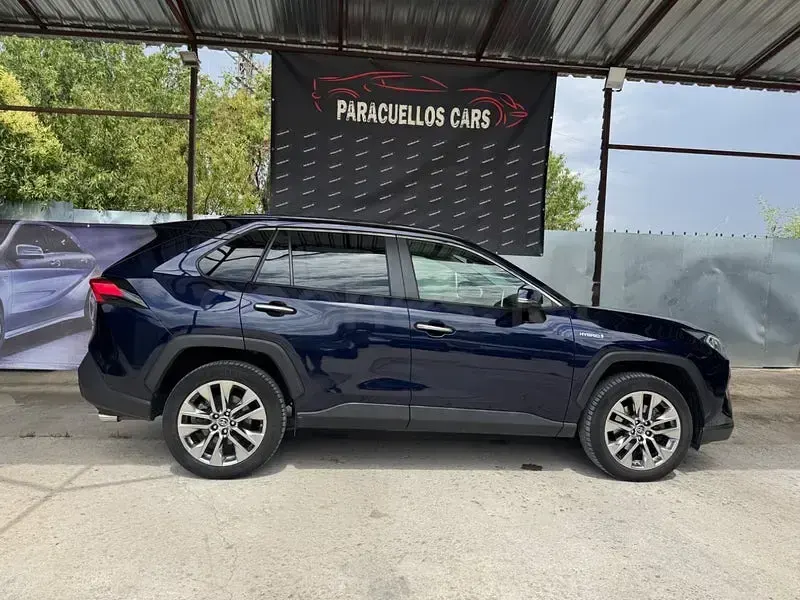 Usado Toyota RAV4 Hybrid Luxury 218 CV (160 kW) 2021 Azul SUV