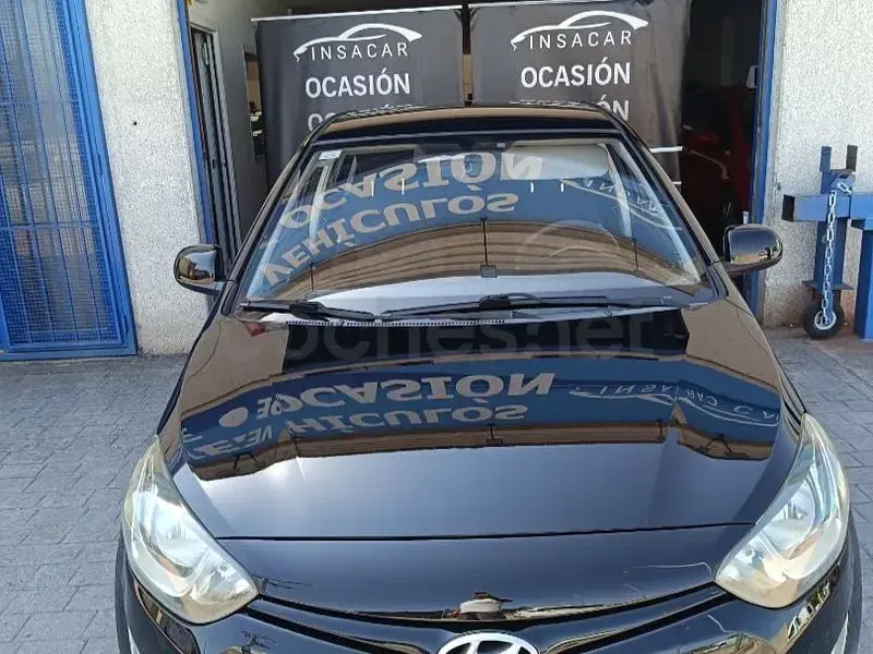 Usado Hyundai i20 85 CV (62 kW) 2013 Negro Utilitario