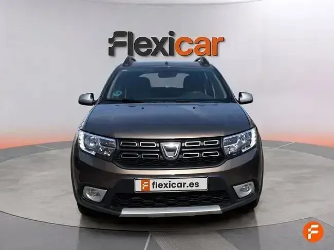 Usado Dacia Sandero Comfort 90 CV (66 kW) 2020 Verde