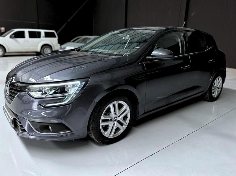 Usado Renault Mégane IV Business 95 CV (69 kW) 2020 Gris Berlina