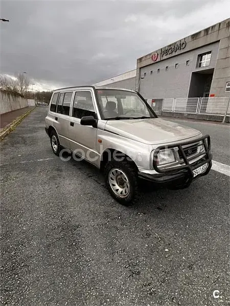 Usado Suzuki Vitara 90 CV (66 kW) 2002 Beige SUV